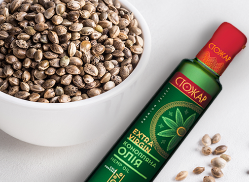 Перепілки з соусом із запеченого цукіні і салату Фрізе